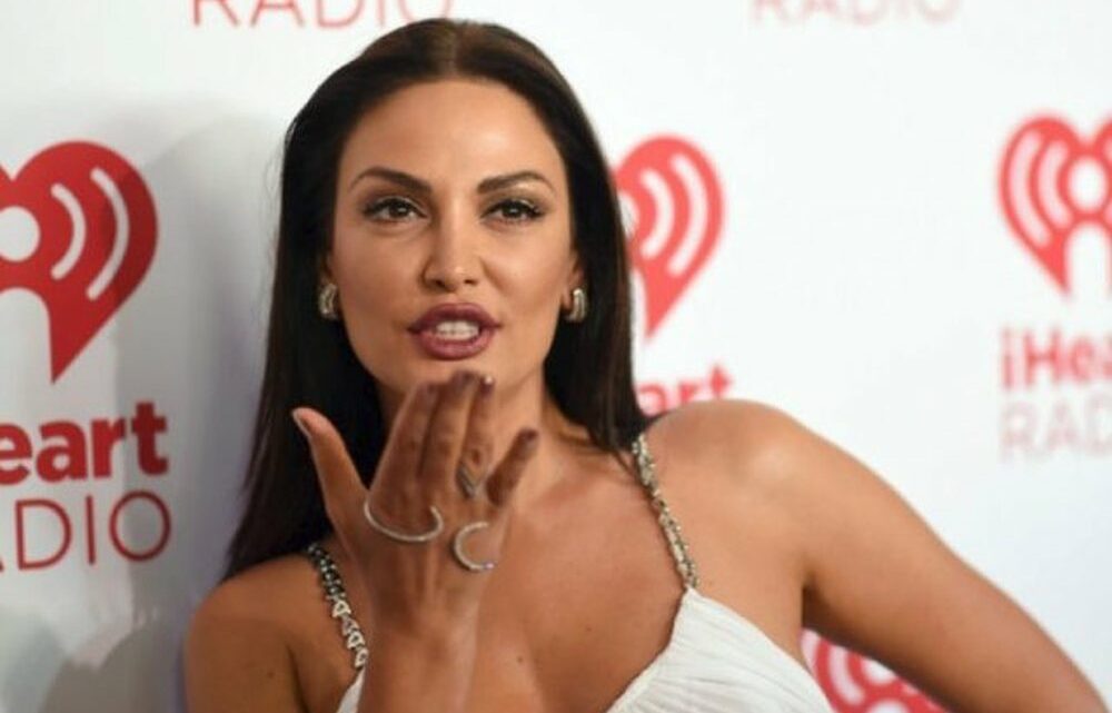 Bleona Qereti birëson një luan në Afrikë: Dua të takohem me Elon Musk… 