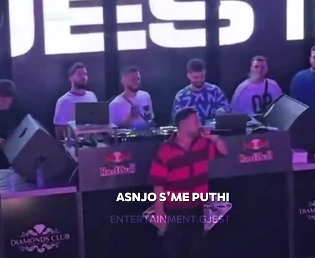 “Asnjë s’po më puth”, Gjestit s’i del inati me Stresin e ironizon gjatë koncertit