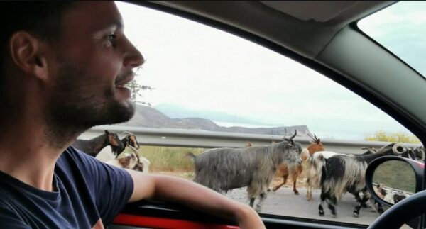 Gjashtë mësime nga udhëtimi me makinë në Shqipëri, gazetari gjerman i nxjerr bojën “turizmit” tonë
