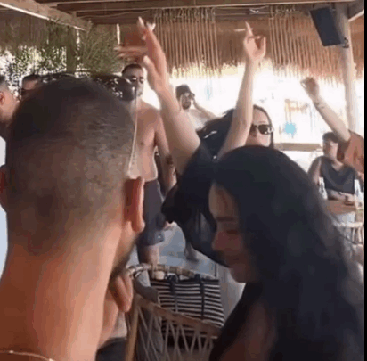 U fotografua në krahët e një mashkulli misterioz, ja si reagon Egli