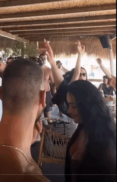 U fotografua në krahët e një mashkulli misterioz, ja si reagon Egli