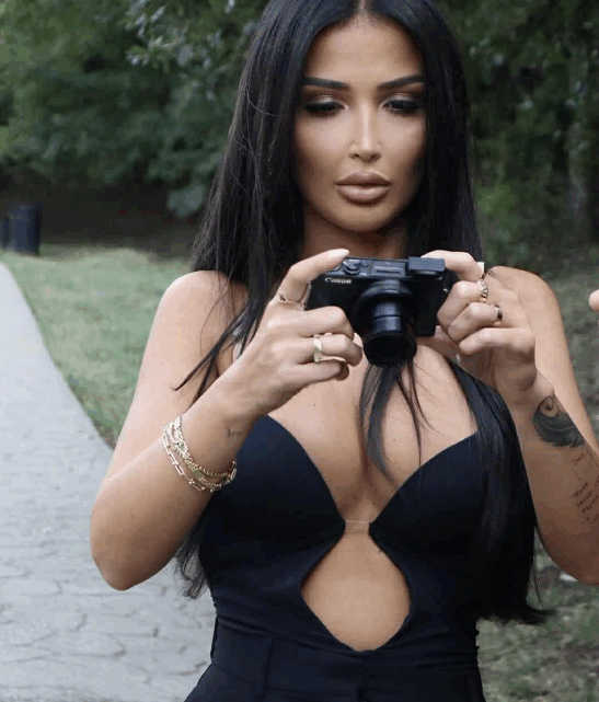 Vajza që çmendi Gjestin vjen me me një set të ri fotgrafik