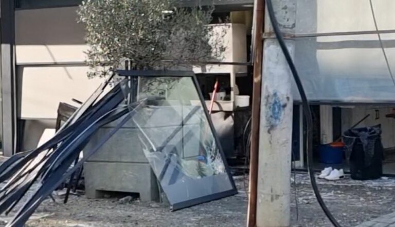 Tritol në restorantin “Perla e detit” në Kamëz, autori u filmua nga kamerat e sigurisë