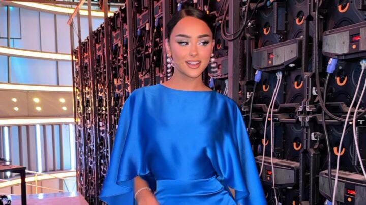 Lule, dhurata, çokollata, dikush i bën qejfin Eglit në vendin e punës