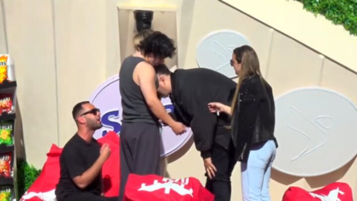  Stenaldo-Rogertit: Palaço burrë, rrite fëmijën tënd siç më ka rritur mua nëna