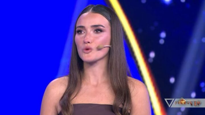 “Nuk e prisja, jam keq”, Vanesa largohet nga Ferma Vip, përlotet Indri
