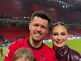 Vesa me vajzën në Stadium për Dakun e Kombëtares, foto të tre së bashku